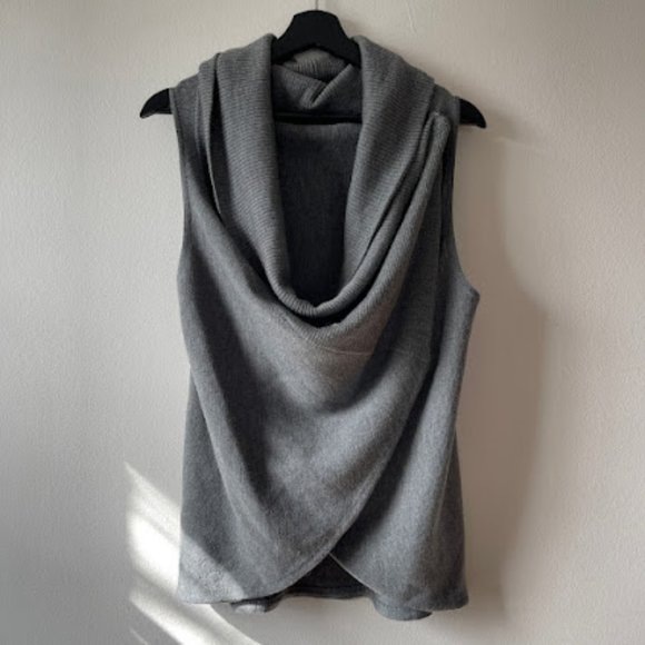 Alice + Olivia Asymmetrical Draped Wool Ribbed Knit Wrap Cardigan Vest - Picture 2 of 12